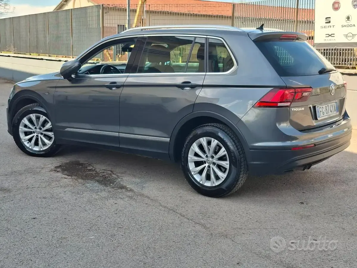 Usata VW Tiguan Business 116 CV (85 kW) 2017 Grigio SUV