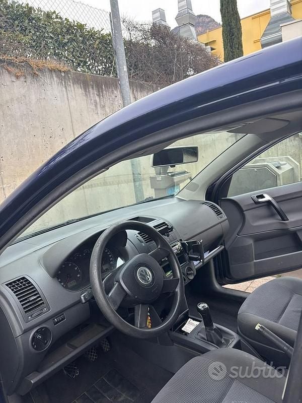 Usado VW Polo 75 CV (55 kW) 2004 Azul Utilitario
