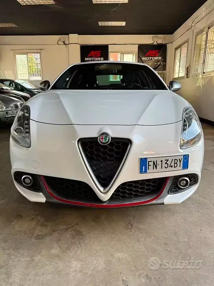 Usata Alfa Romeo Giulietta Super 120 CV (88 kW) 2018 Bianco Utilitaria