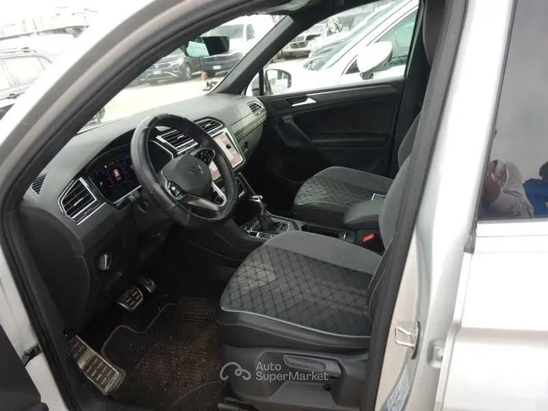 Usata VW Tiguan R-line 150 CV (110 kW) 2021 Argento SUV