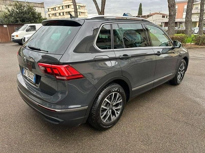 Usata VW Tiguan Life 122 CV (89 kW) 2022 Nero SUV