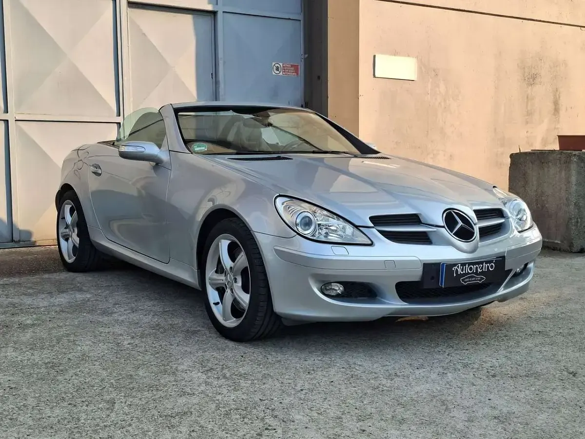 Usata Mercedes SLK350 272 CV (200 kW) 2004 Argento Cabrio