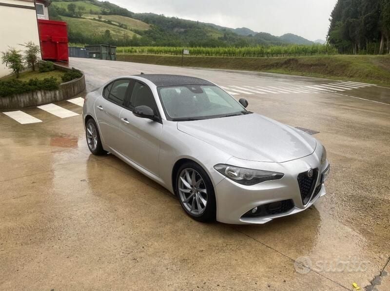 Usata 2017 Alfa Romeo Giulia Super Tre volumi | 20.000 € (Buon prezzo) - Immagine 1/4
