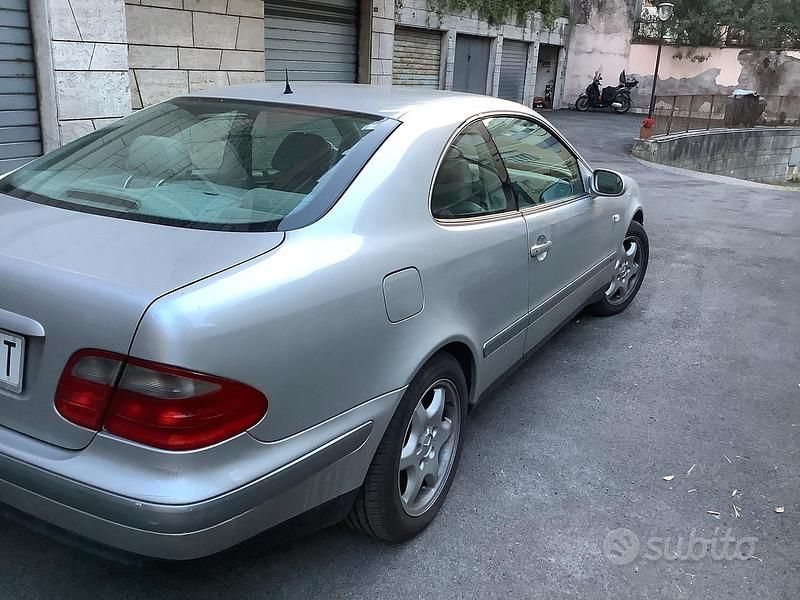 Usata Mercedes CLK320 Elegance 218 CV (160 kW) 1998 Grigio Coupé