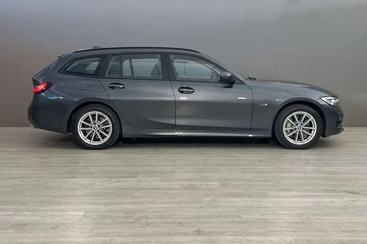 Usata BMW 320 Advantage 163 CV (119 kW) 2021 Grigio Station wagon