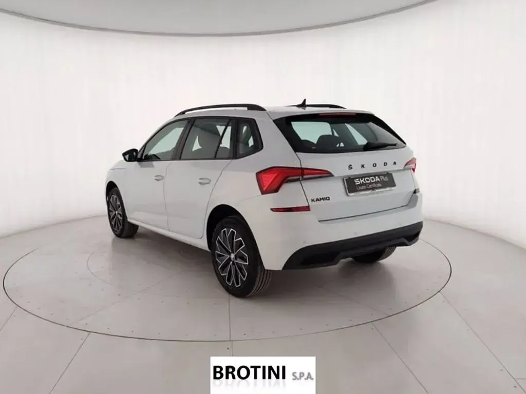 Usata Skoda Kamiq 95 CV (69 kW) 2023 Bianco metallizzato SUV