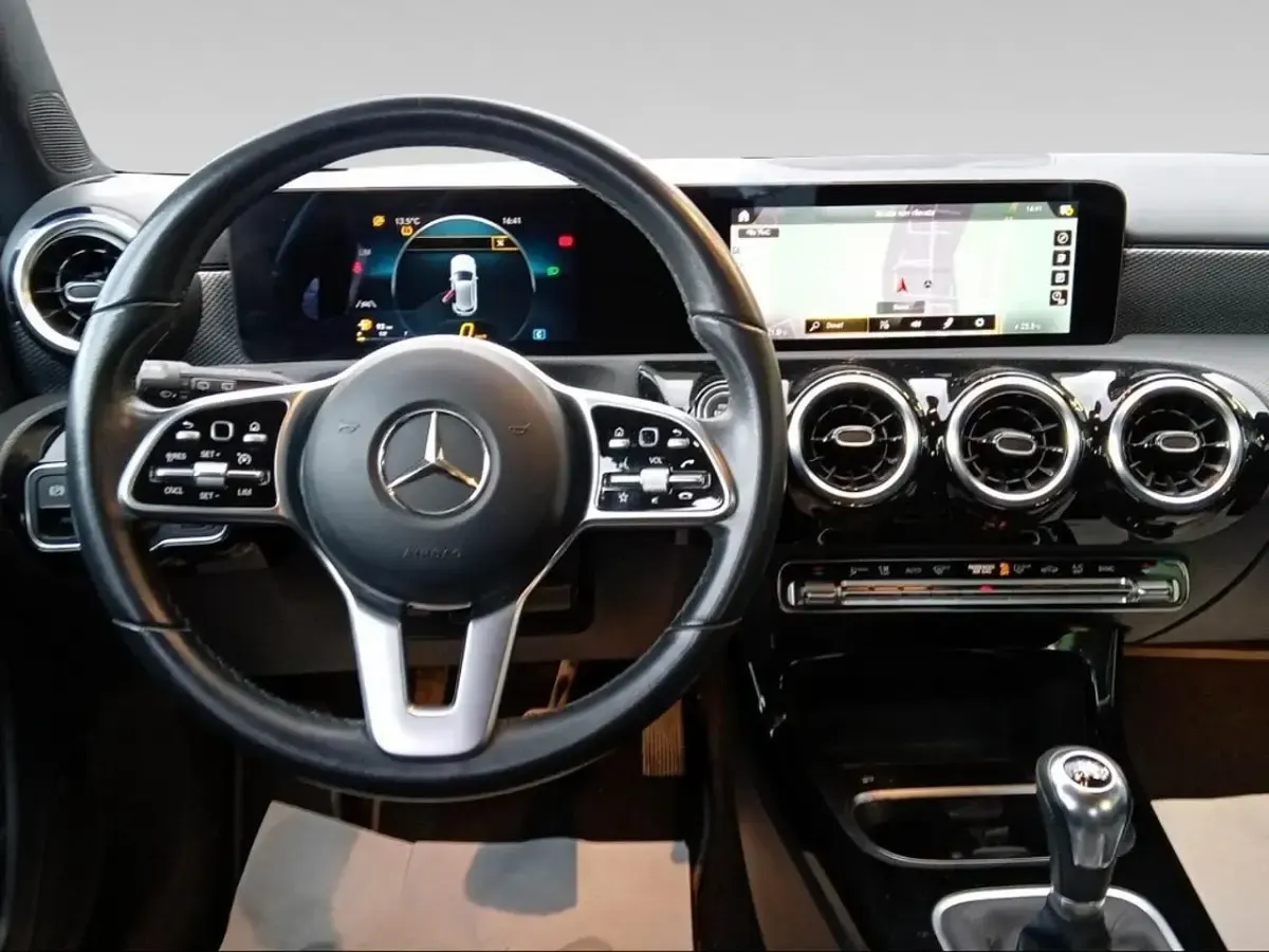 Usata Mercedes A180 116 CV (85 kW) 2022 Grigio Utilitaria
