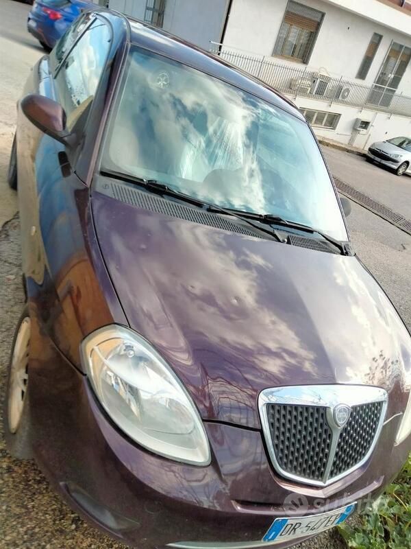 Rosso Usata 2008 Lancia Ypsilon Due volumi | 3000 € (Buon prezzo) - Immagine 1/4