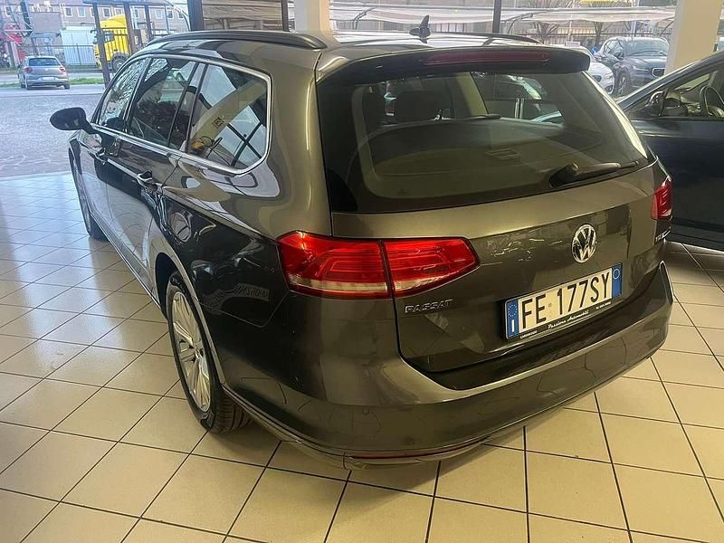 Usata VW Passat Business 120 CV (88 kW) 2016 Grigio Station wagon