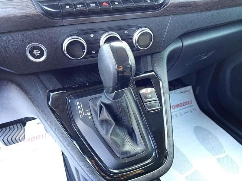 Usata Renault Kangoo Techno 130 CV (95 kW) 2024 Bianco Monovolume