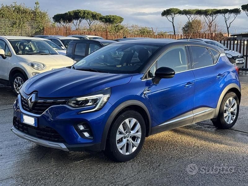 Second-hand Renault Captur Intens 160 CP (117 kW) 2022 Albastru SUV