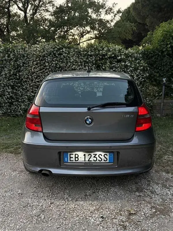 Usata BMW 118 143 CV (105 kW) 2010 Utilitaria