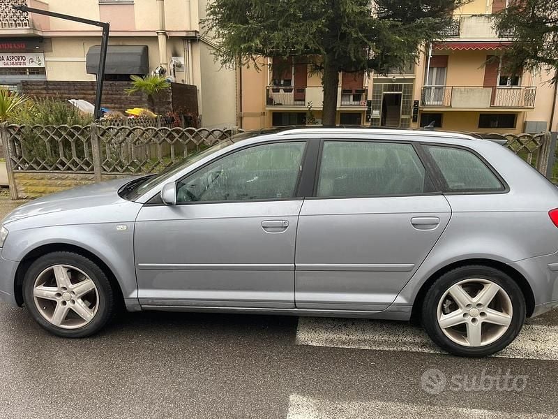 Usata Audi A3 105 CV (77 kW) 2006 Grigio Utilitaria