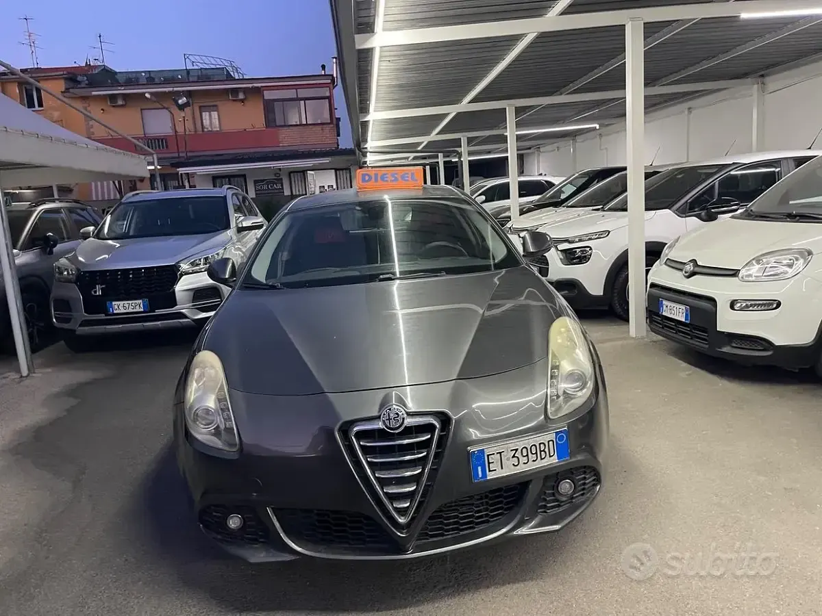 Usata Alfa Romeo Giulietta Distinctive 105 CV (77 kW) 2013 Grigio Utilitaria