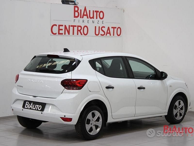 Usata Dacia Sandero Essentiel 67 CV (49 kW) 2023 Bianco Berlina