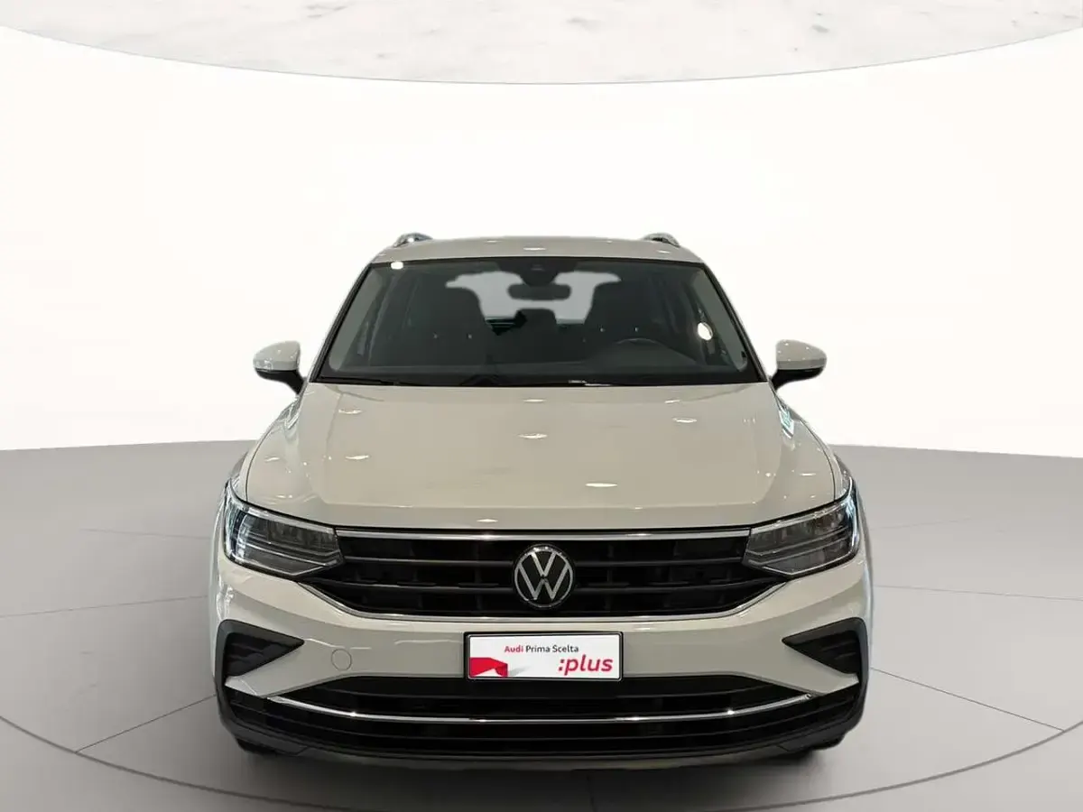Usata VW Tiguan Life 150 CV (110 kW) 2023 Pure white SUV