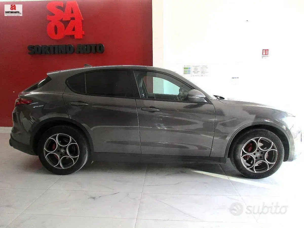 Usata Alfa Romeo Stelvio Executive 190 CV (139 kW) 2022 Grigio SUV