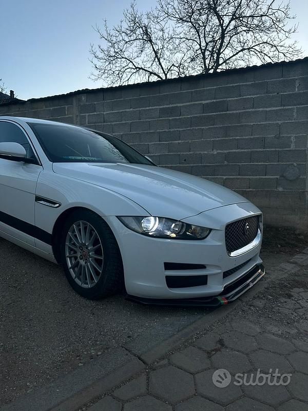 Usata Jaguar XE 163 CV (119 kW) 2016 Bianco Berlina
