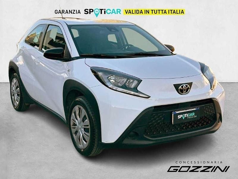 Usata Toyota Aygo Active 72 CV (52 kW) 2024 Bianco Utilitaria