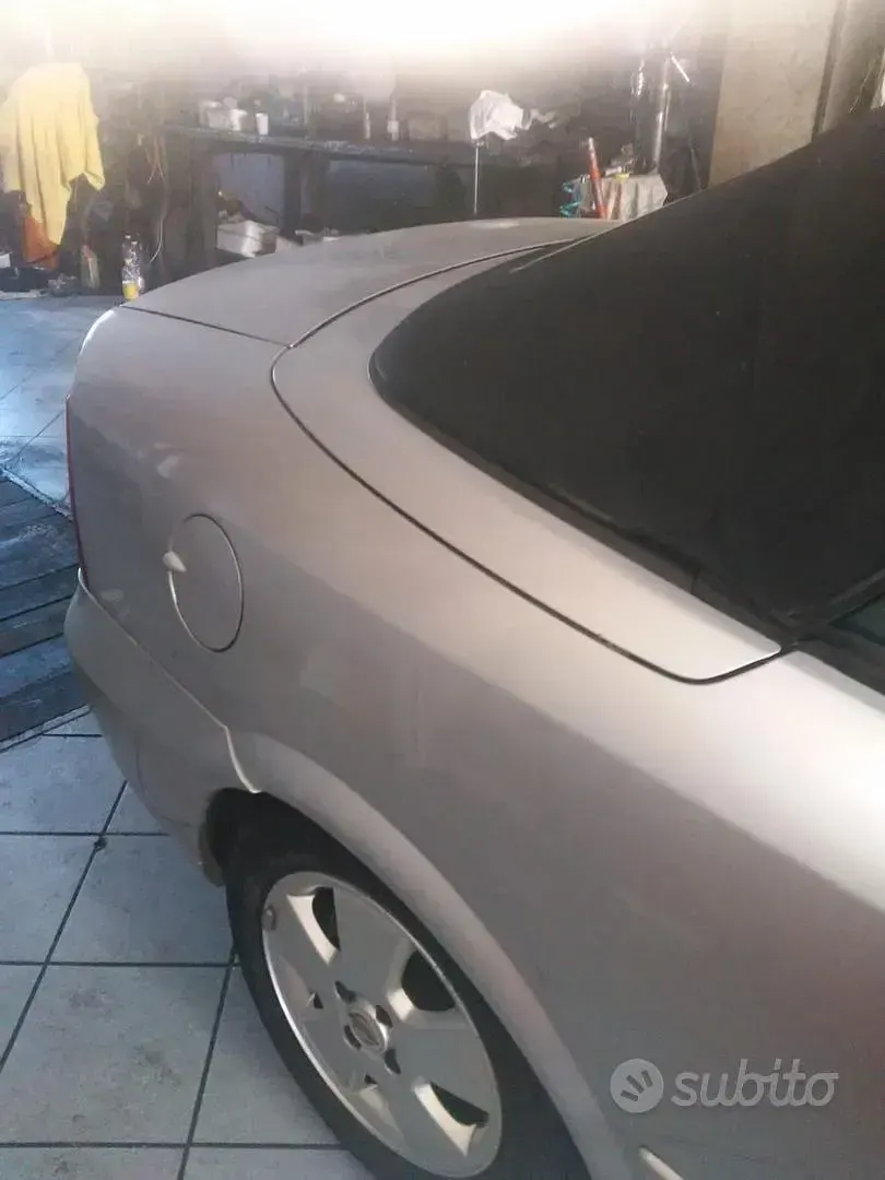 Usata Opel Astra 101 CV (74 kW) 2004 Grigio Cabrio