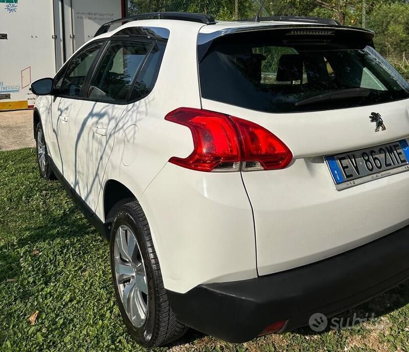 Usata Peugeot 2008 68 CV (50 kW) 2014 Bianco SUV