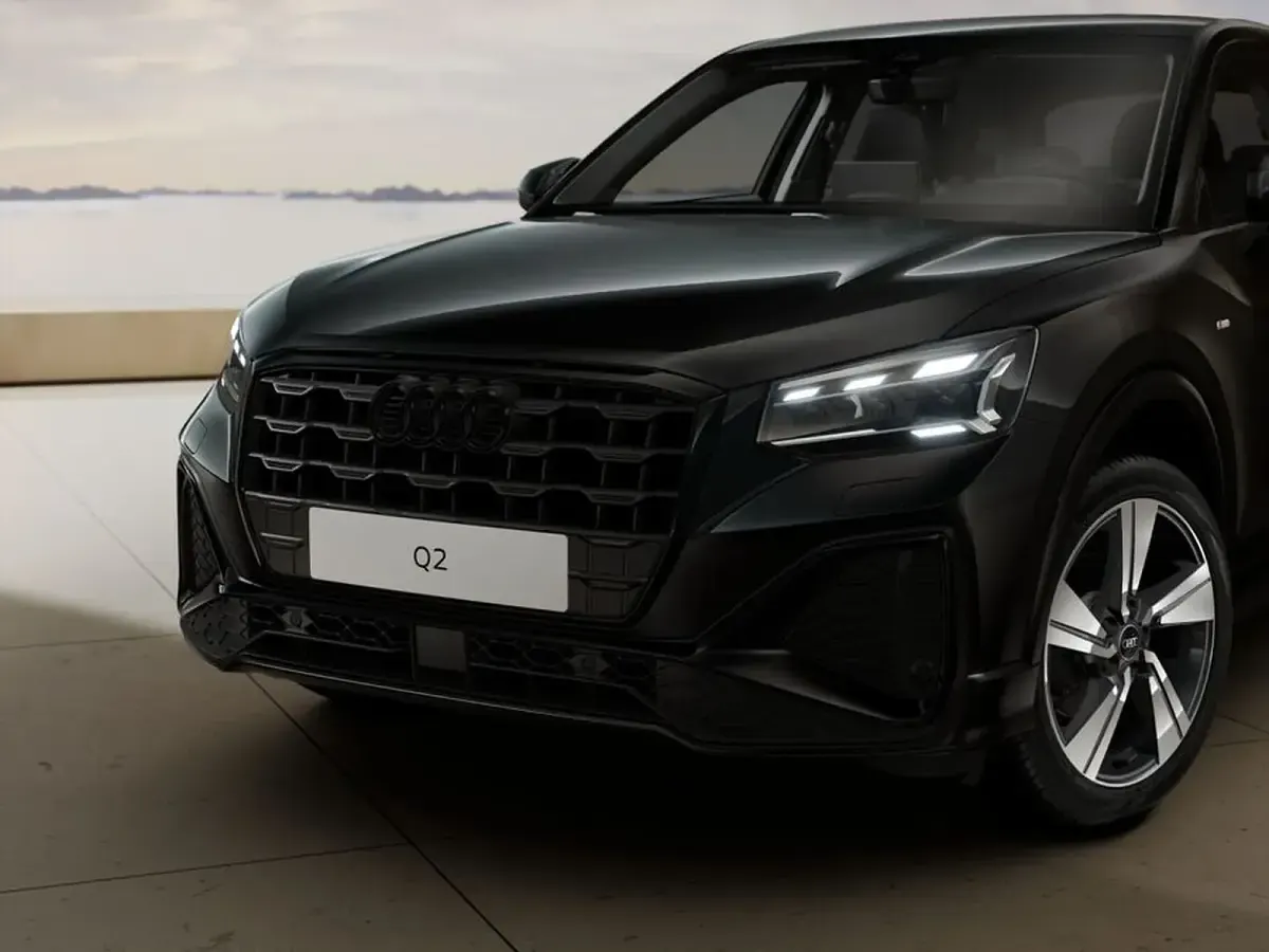 Nuova Audi Q2 S-Line 2026 Nero mito metallizzato SUV