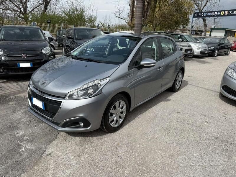 Usata Peugeot 208 83 CV (61 kW) 2019 Grigio Utilitaria