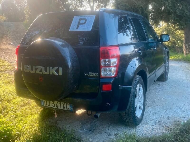 Usata Suzuki Grand Vitara 129 CV (94 kW) 2007 Nero SUV