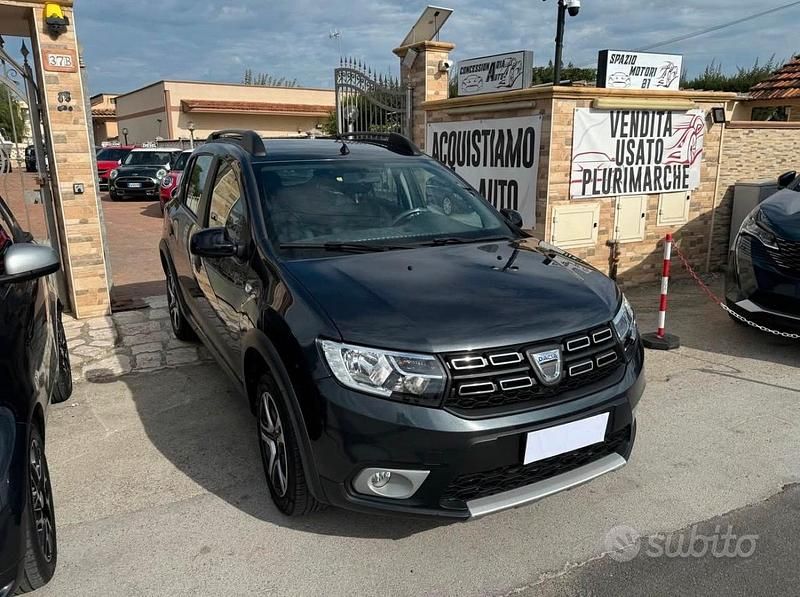 Grigio Usata 2020 Dacia Sandero Tre volumi | 8300 € (Buon prezzo) - Immagine 1/4