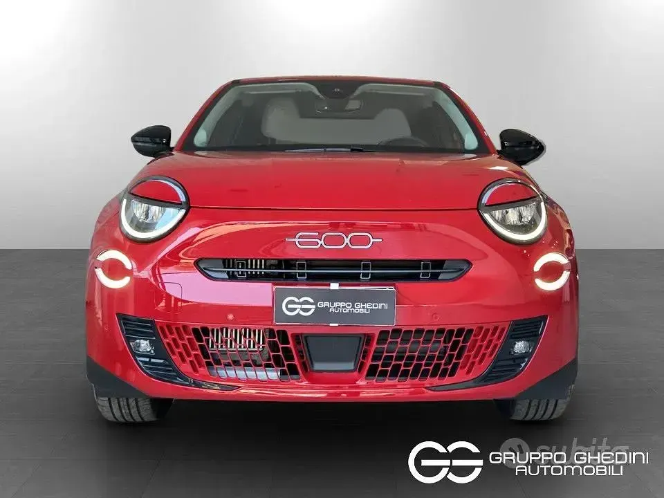 Usata Fiat 600 La Prima 101 CV (74 kW) 2025 Rosso SUV