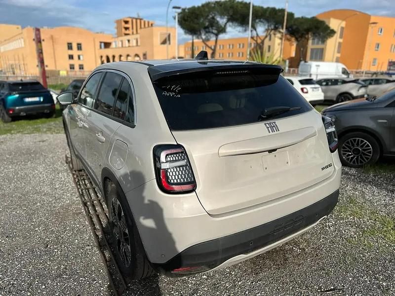Usata Fiat 600 La Prima 110 CV (80 kW) 2025 Beige SUV