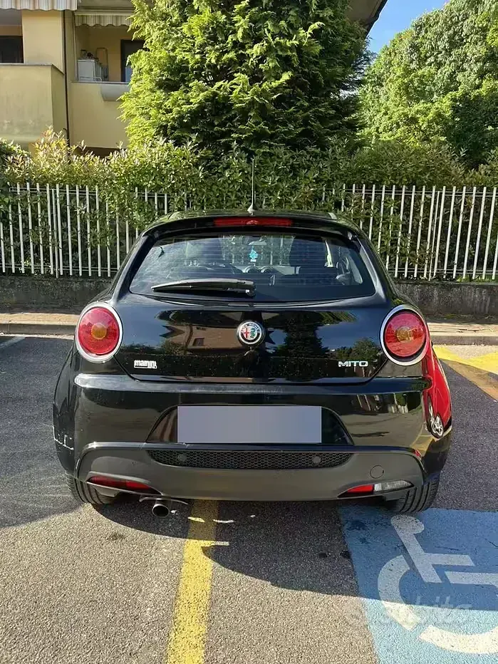 Usata Alfa Romeo MiTo Super 95 CV (69 kW) 2016 Nero Utilitaria