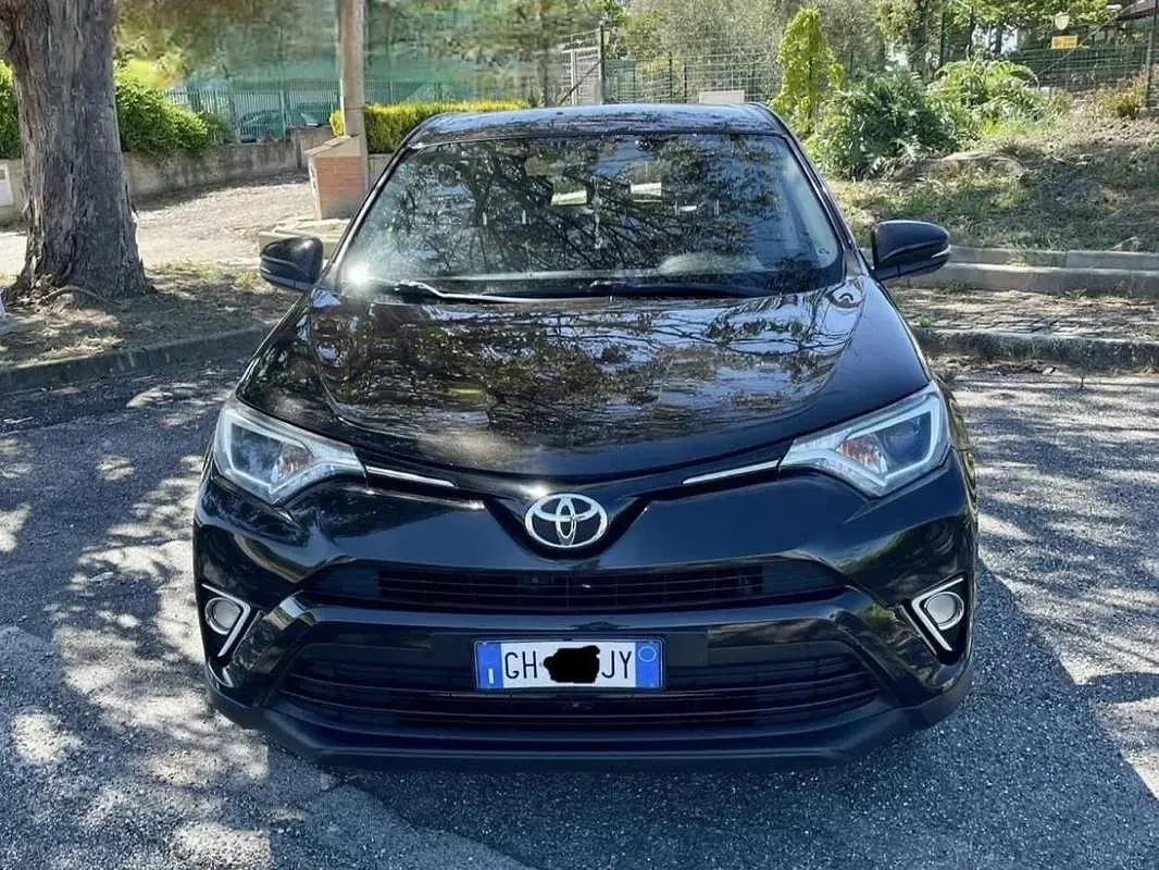 Usata Toyota RAV4 Active 143 CV (105 kW) 2017 Marrone SUV