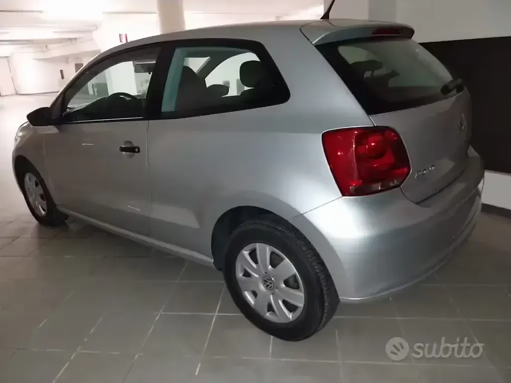 Usata VW Polo Trendline 60 CV (44 kW) 2014 Grigio Utilitaria