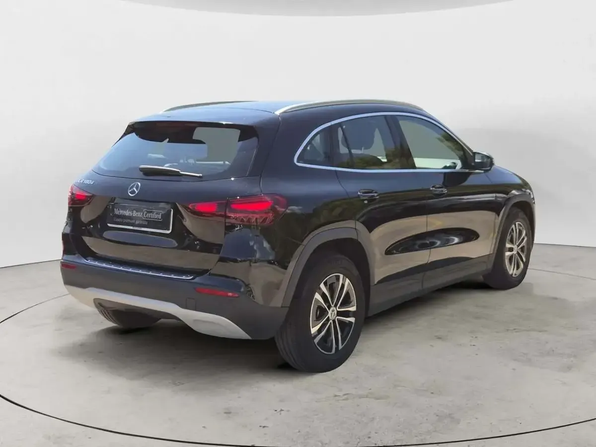 Usata Mercedes GLA180 Advanced 116 CV (85 kW) 2025 Nero SUV