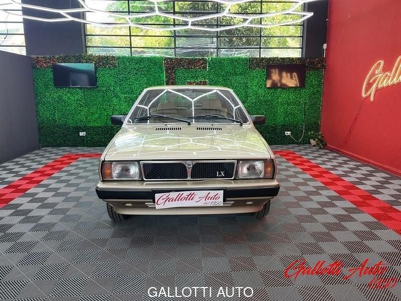 Usata Lancia Delta 78 CV (57 kW) 1982 Oro Utilitaria