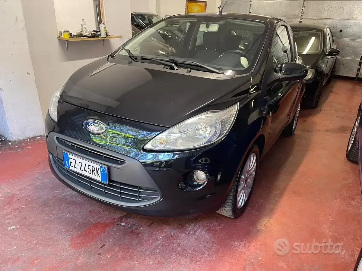 Usata Ford Ka 69 CV (50 kW) 2015 Nero Berlina