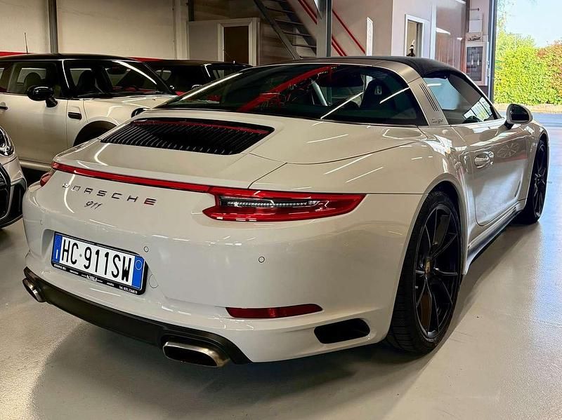 Usata Porsche 991 370 CV (272 kW) 2018 Grigio gesso Cabrio