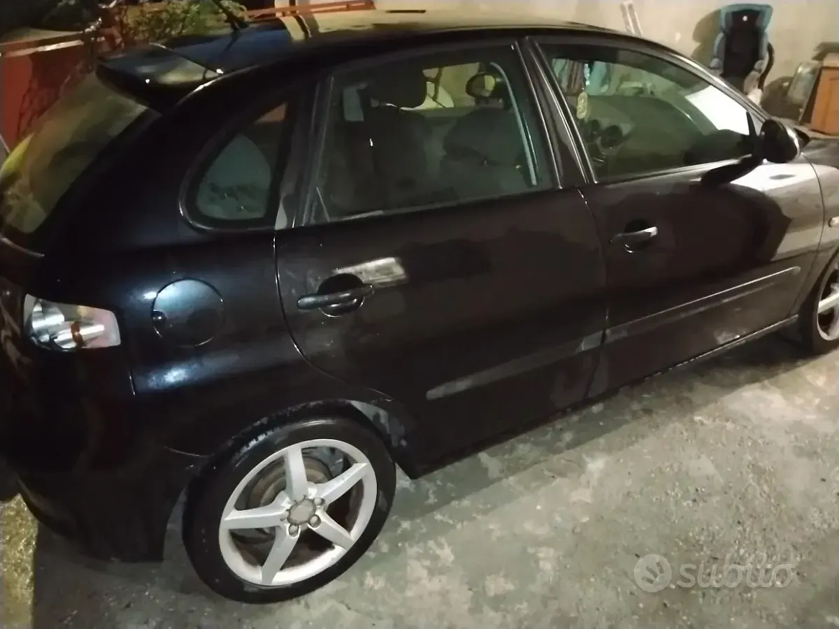 Usata Seat Ibiza 101 CV (74 kW) 2006 Nero Utilitaria