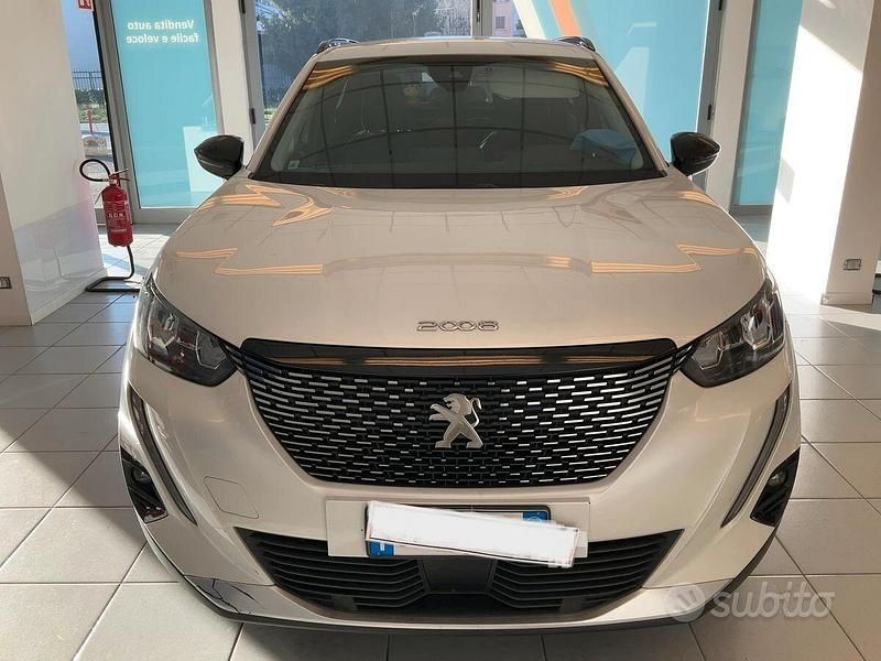 Usata Peugeot 2008 Allure 101 CV (74 kW) 2022 Bianco SUV