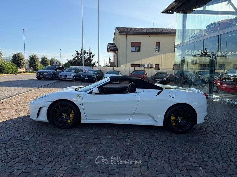 Usata Ferrari F430 490 CV (360 kW) 2007 Bianco Cabrio