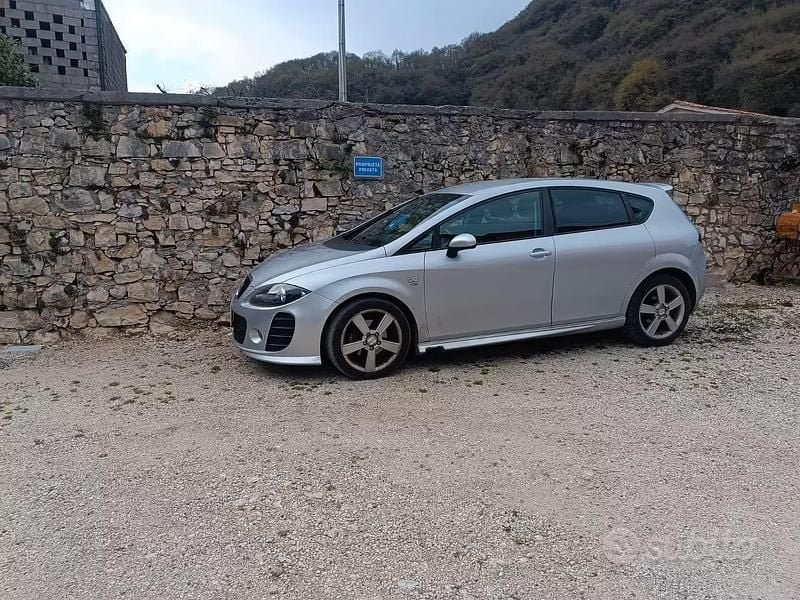 Usata Seat Leon 140 CV (102 kW) 2007 Grigio Utilitaria