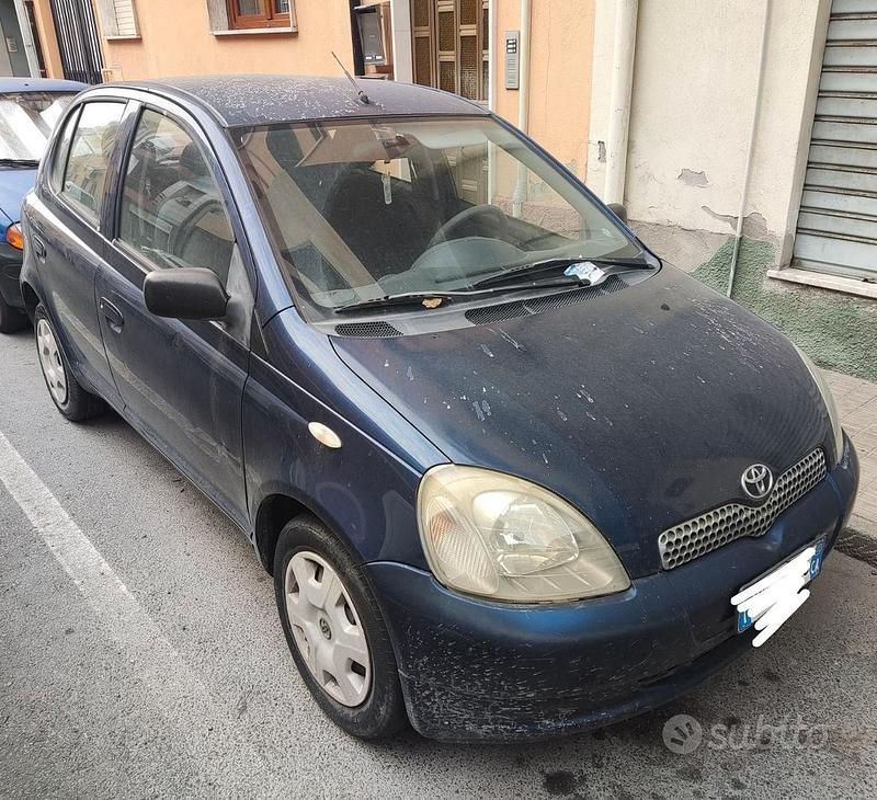 Usata Toyota Yaris 75 CV (55 kW) 2002 Blu Utilitaria