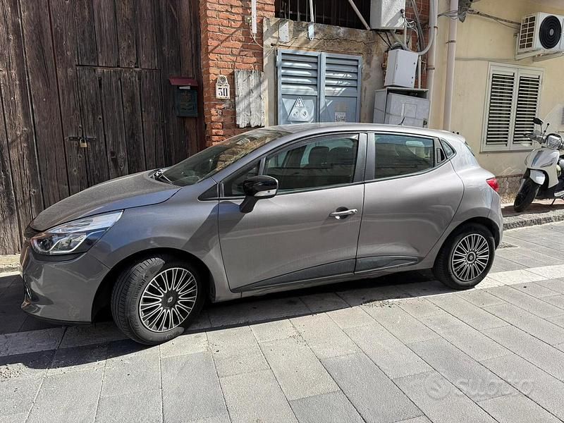 Usata Renault Clio IV 75 CV (55 kW) 2014 Grigio Berlina