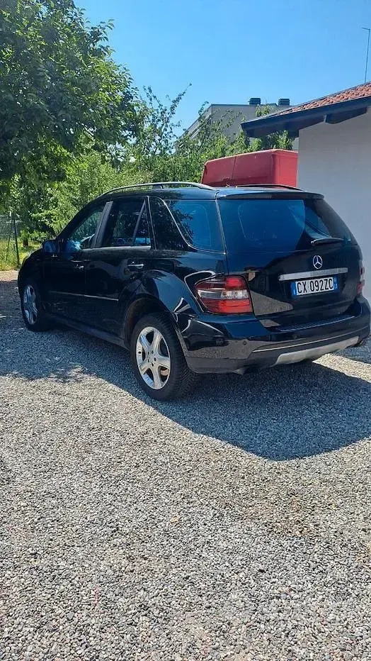 Usata Mercedes ML320 224 CV (164 kW) 2006 Nero SUV