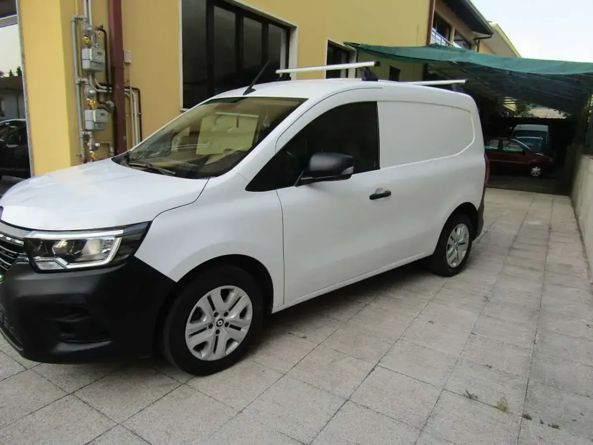 Usata Renault Kangoo 80 CV (58 kW) 2025 Bianco Monovolume