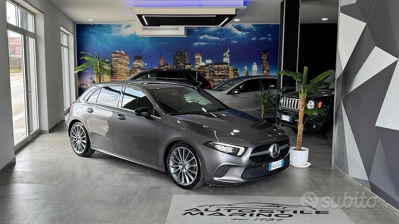 Usata Mercedes A180 Premium 115 CV (84 kW) 2019 Grigio Berlina