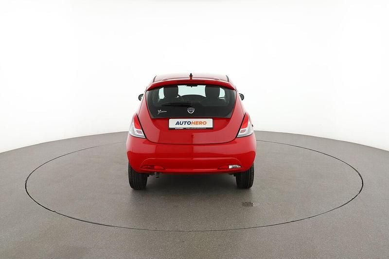 Usata Lancia Ypsilon Silver 95 CV (69 kW) 2018 Rosso Utilitaria