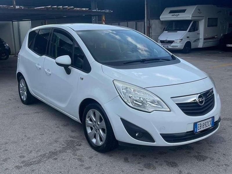 Usata Opel Meriva 101 CV (74 kW) 2010 Bianco Monovolume