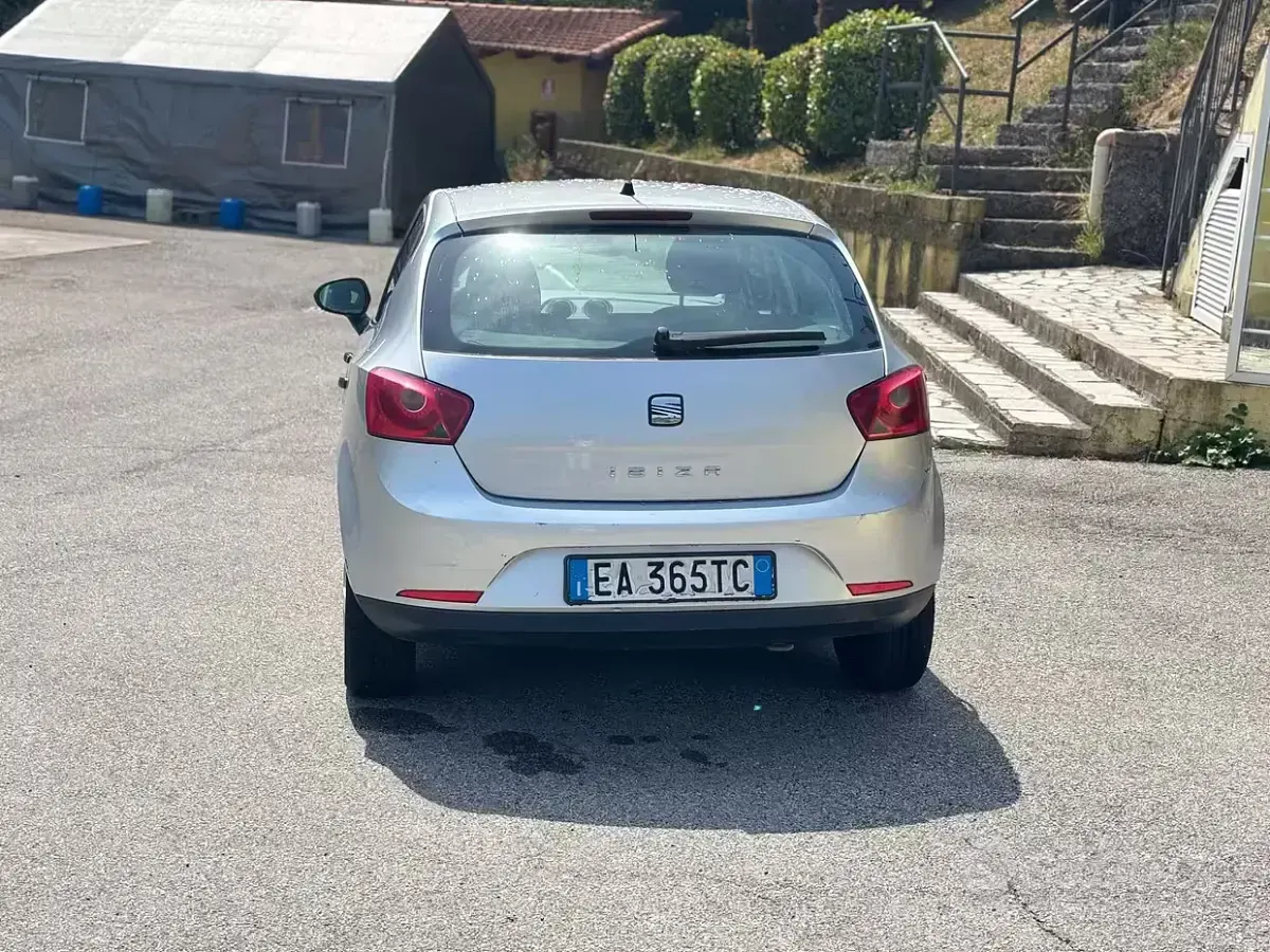 Usata Seat Ibiza 69 CV (50 kW) 2010 Grigio Berlina